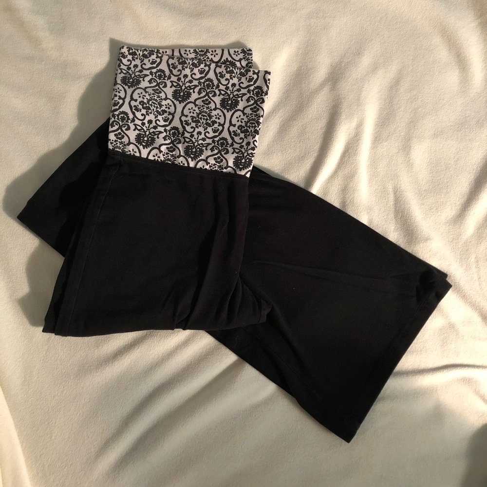 Victoria’s Secret yoga pants